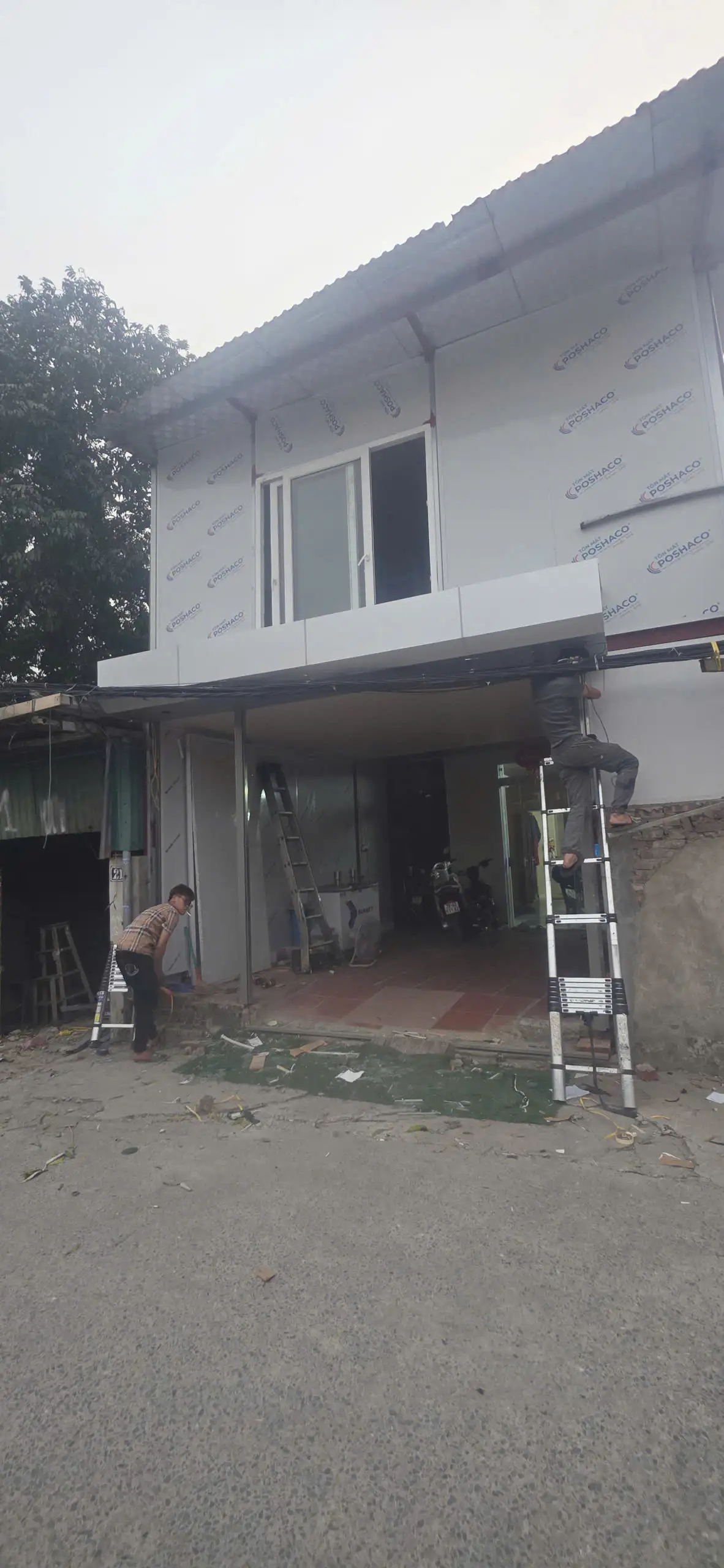 Lắp đặt Cửa Cuốn Khe Thoáng cho nhà phố, biệt thự