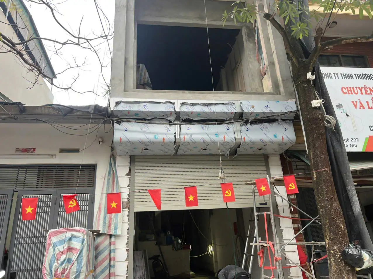 Lắp đặt Cửa Cuốn Khe Thoáng cho nhà phố, biệt thự