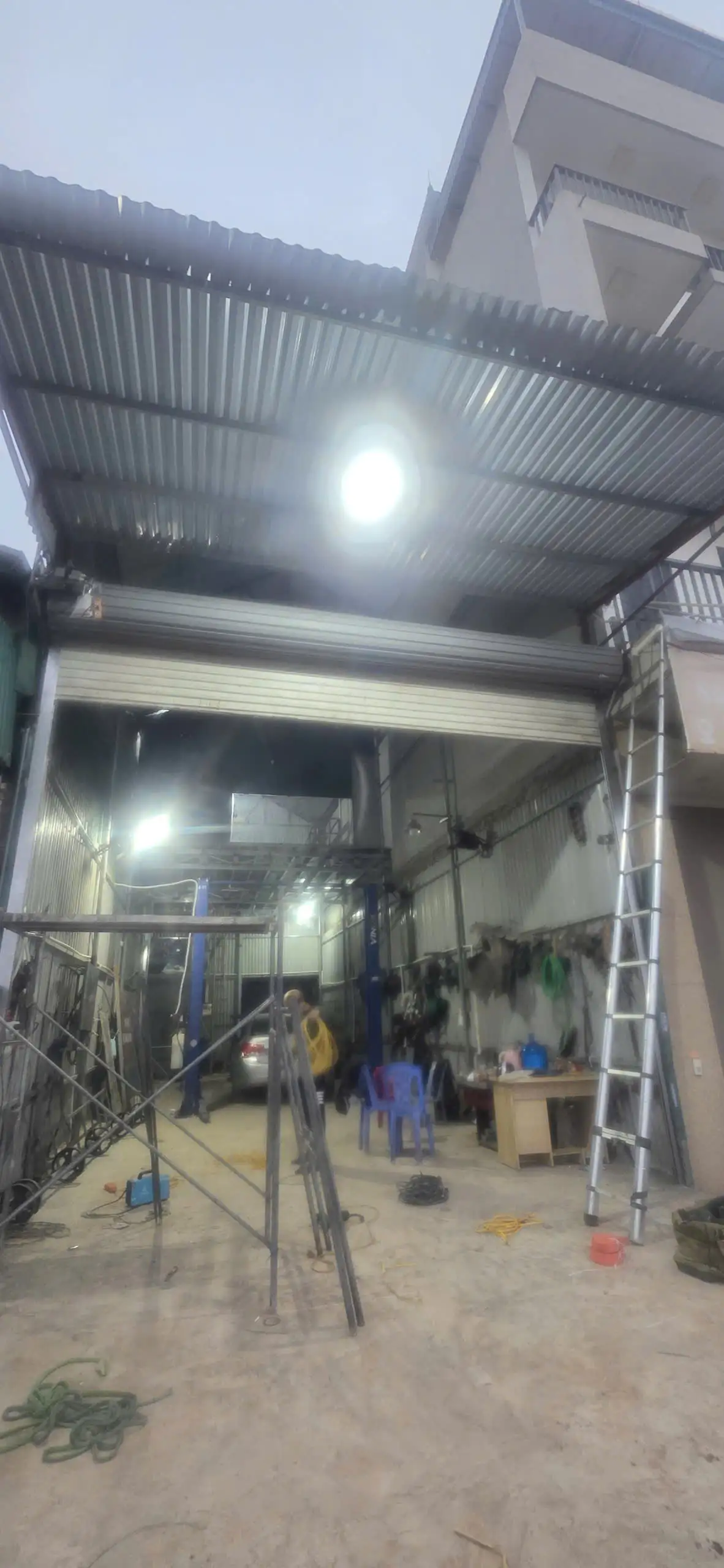 Lắp đặt Cửa Cuốn Khe Thoáng cho nhà phố, biệt thự