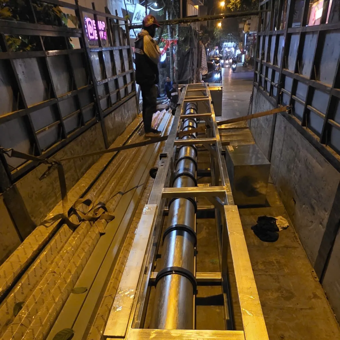 Thi Công Lắp Đặt Cửa Cuốn Tại Tây Hồ Nhanh Chóng Uy Tín