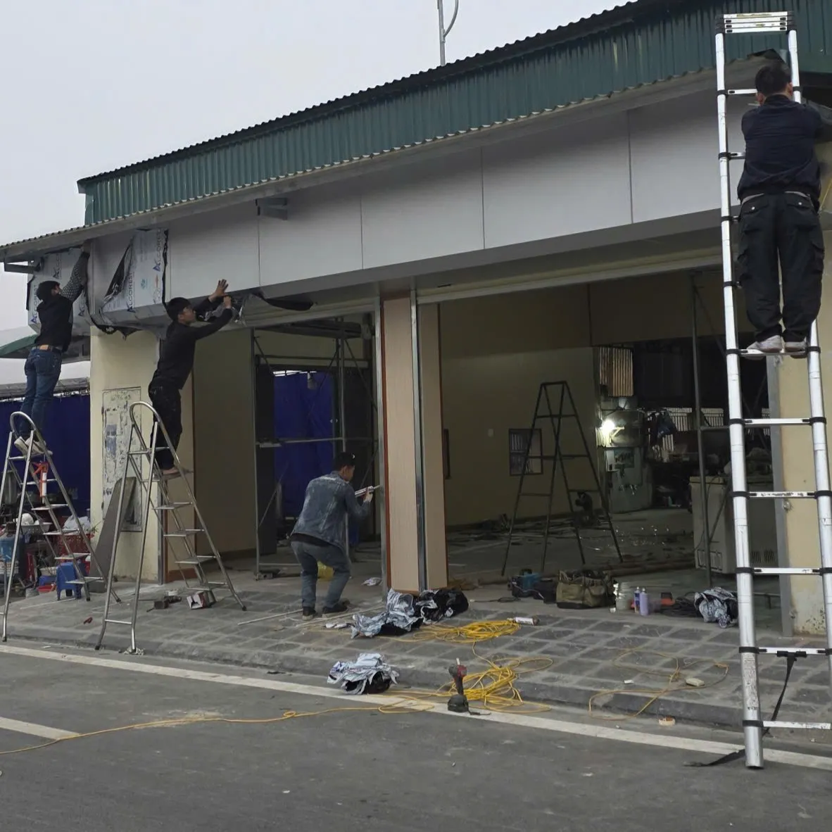 Dịch Vụ Lắp Đặt Cửa Cuốn Tại Ba Đình Gần Bạn – Hỗ Trợ 24/7