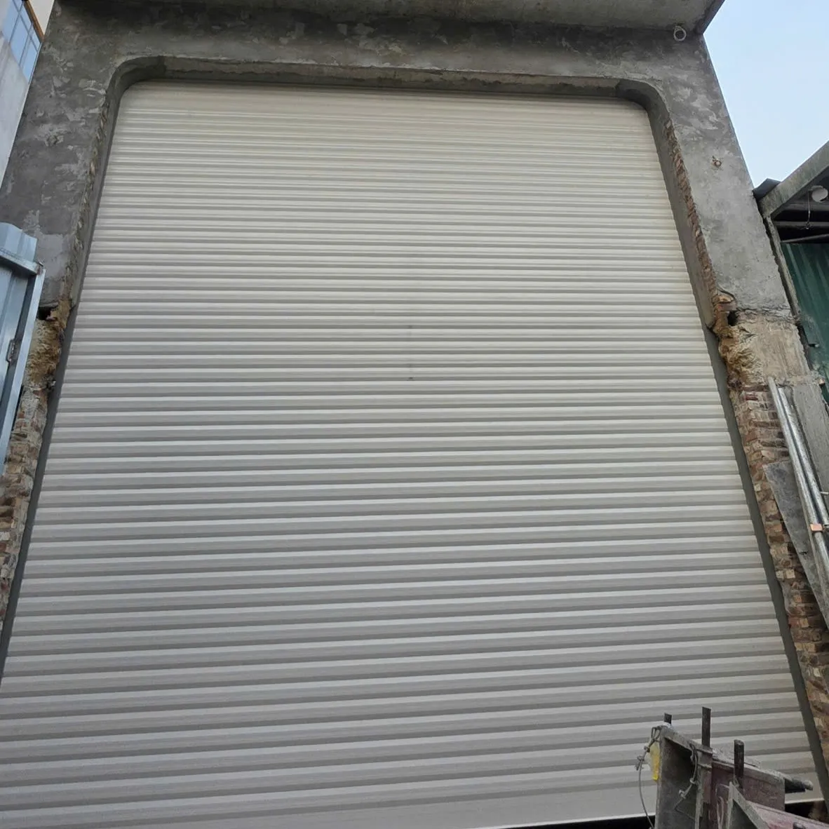 Lắp Đặt Cửa Cuốn Tại Cầu Giấy Uy Tín – Thi Công Nhanh, Giá Tốt