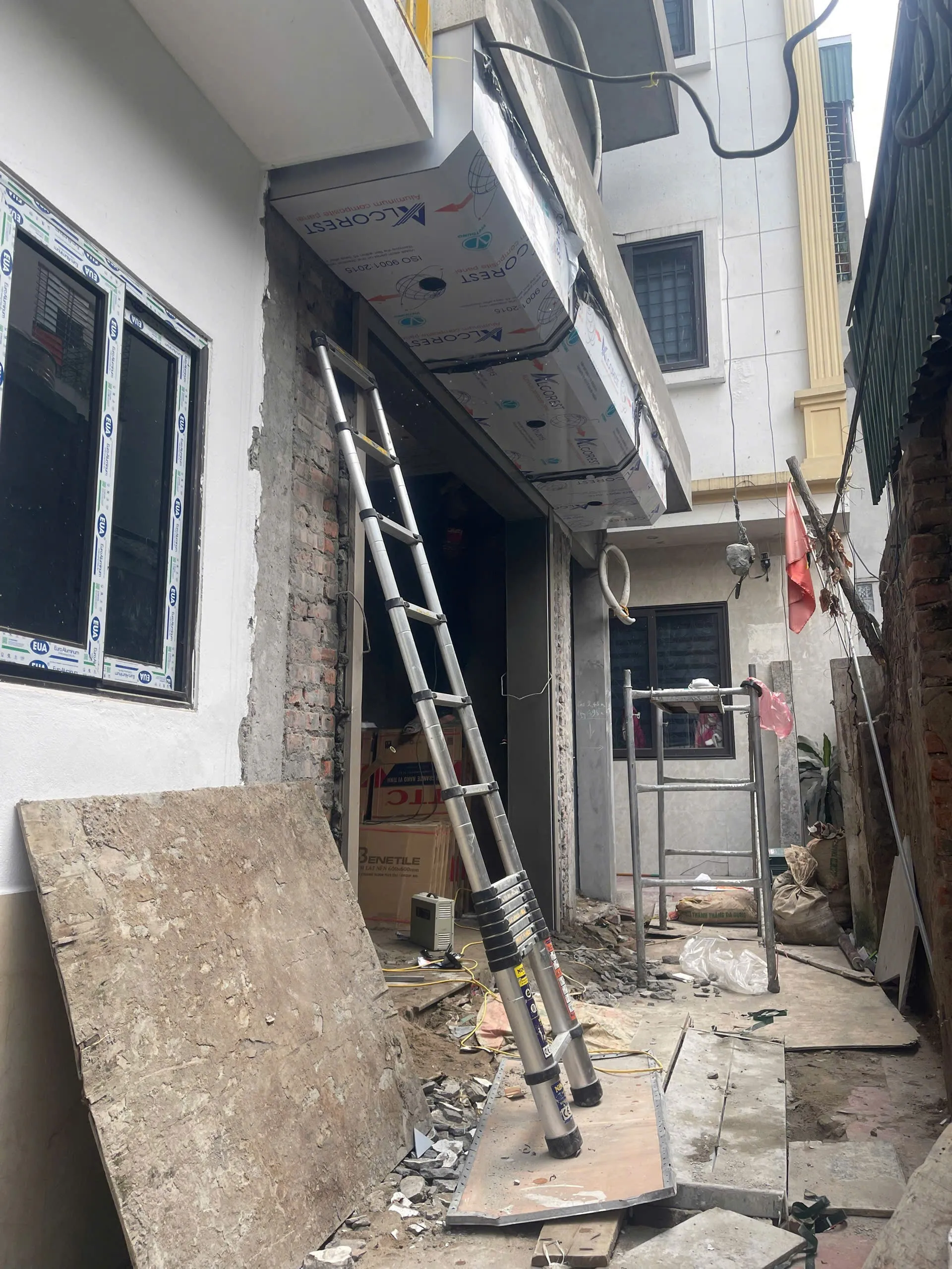 Cửa Cuốn Khe Thoáng Cao Cấp Cho Nhà Phố, Biệt Thự