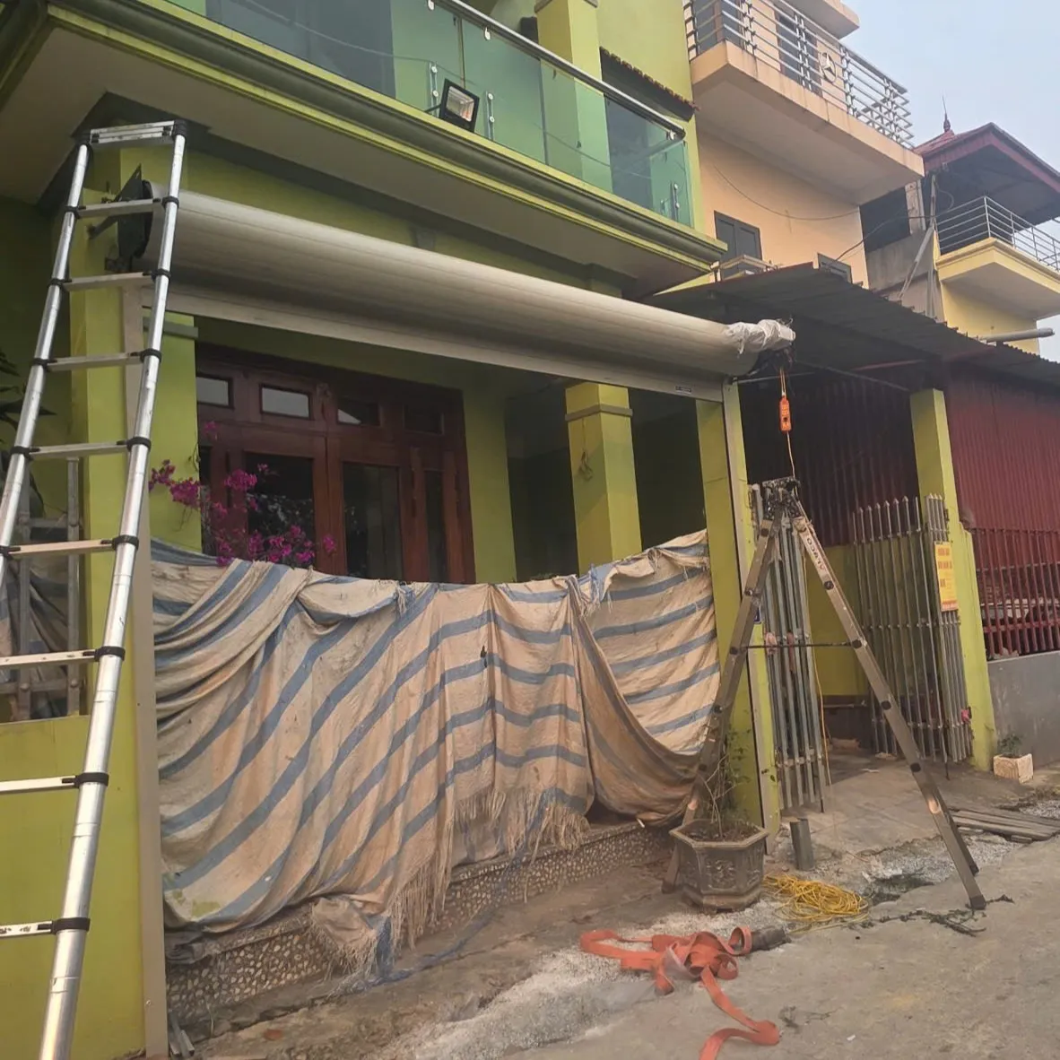 Dịch Vụ Lắp Đặt Cửa Cuốn Uy Tín – Giá Tốt, Thi Công Nhanh