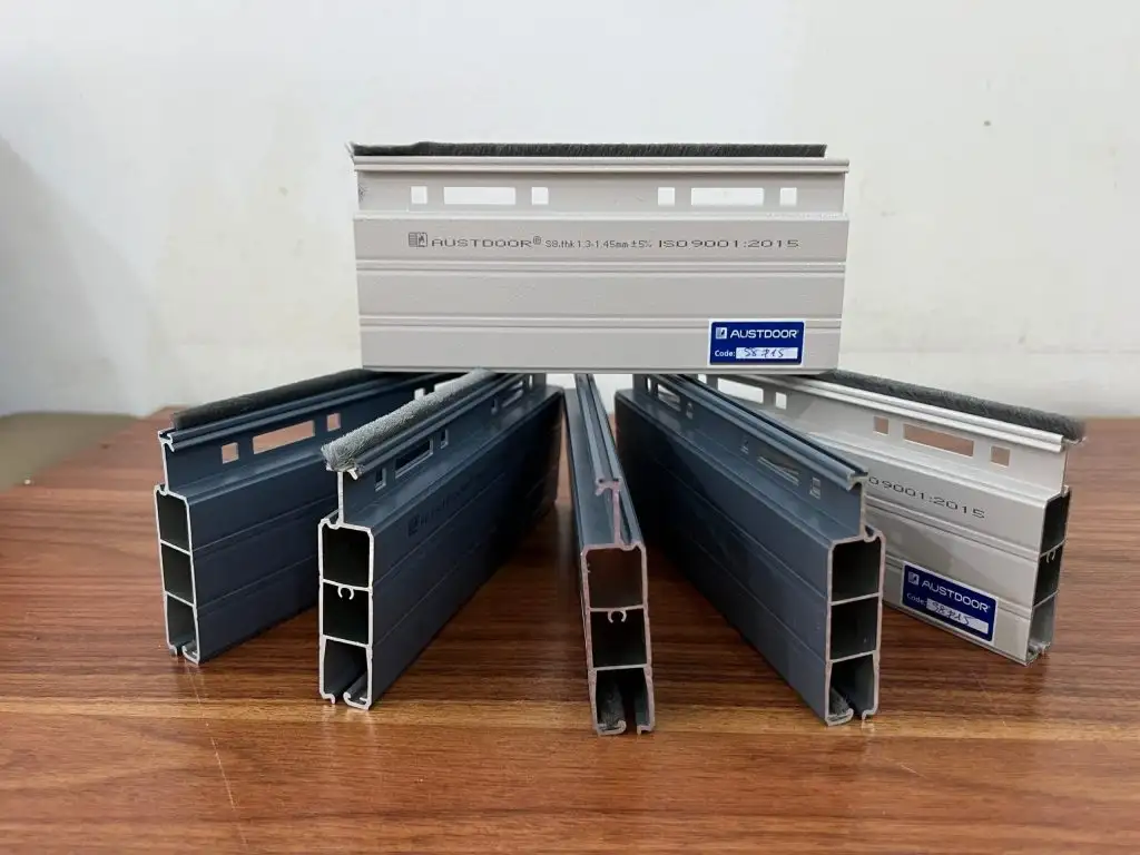 Cửa Cuốn Austdoor Khe Thoáng S8