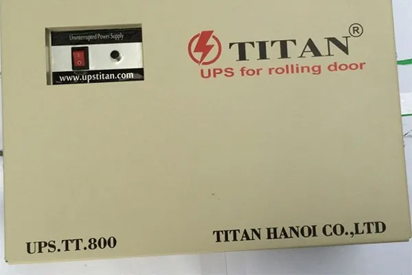 Lưu điện cửa cuốn Titan