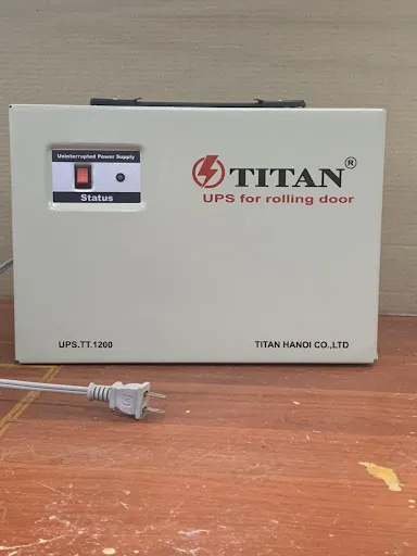 Lưu điện cửa cuốn Titan