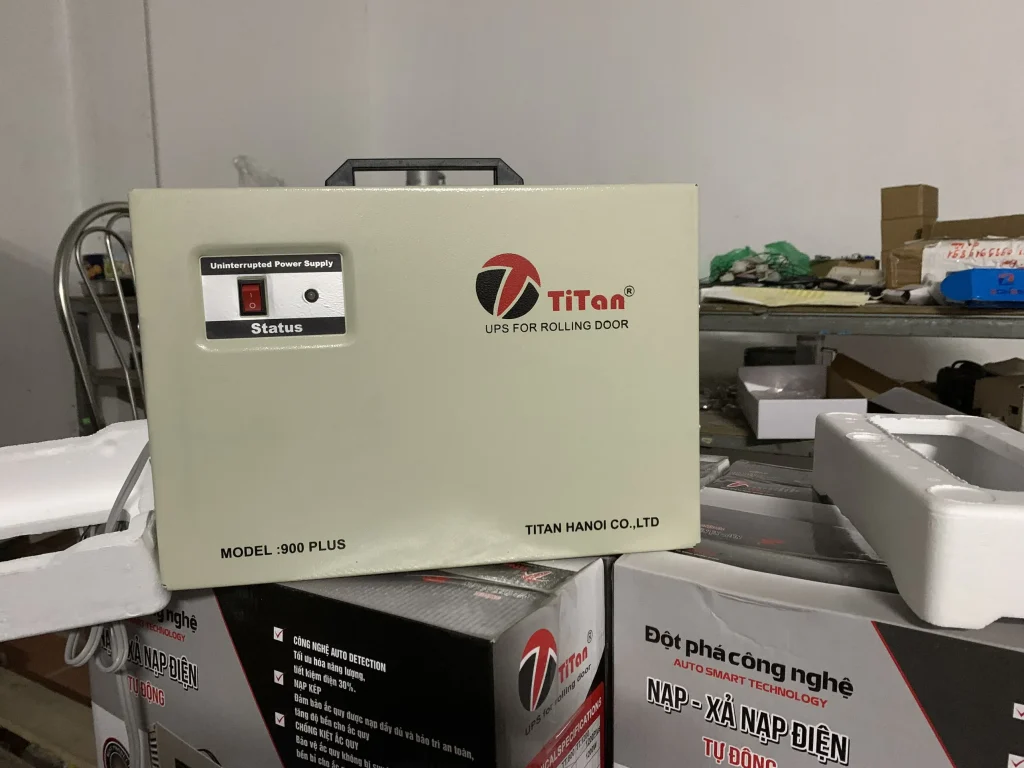 Lưu điện cửa cuốn Titan