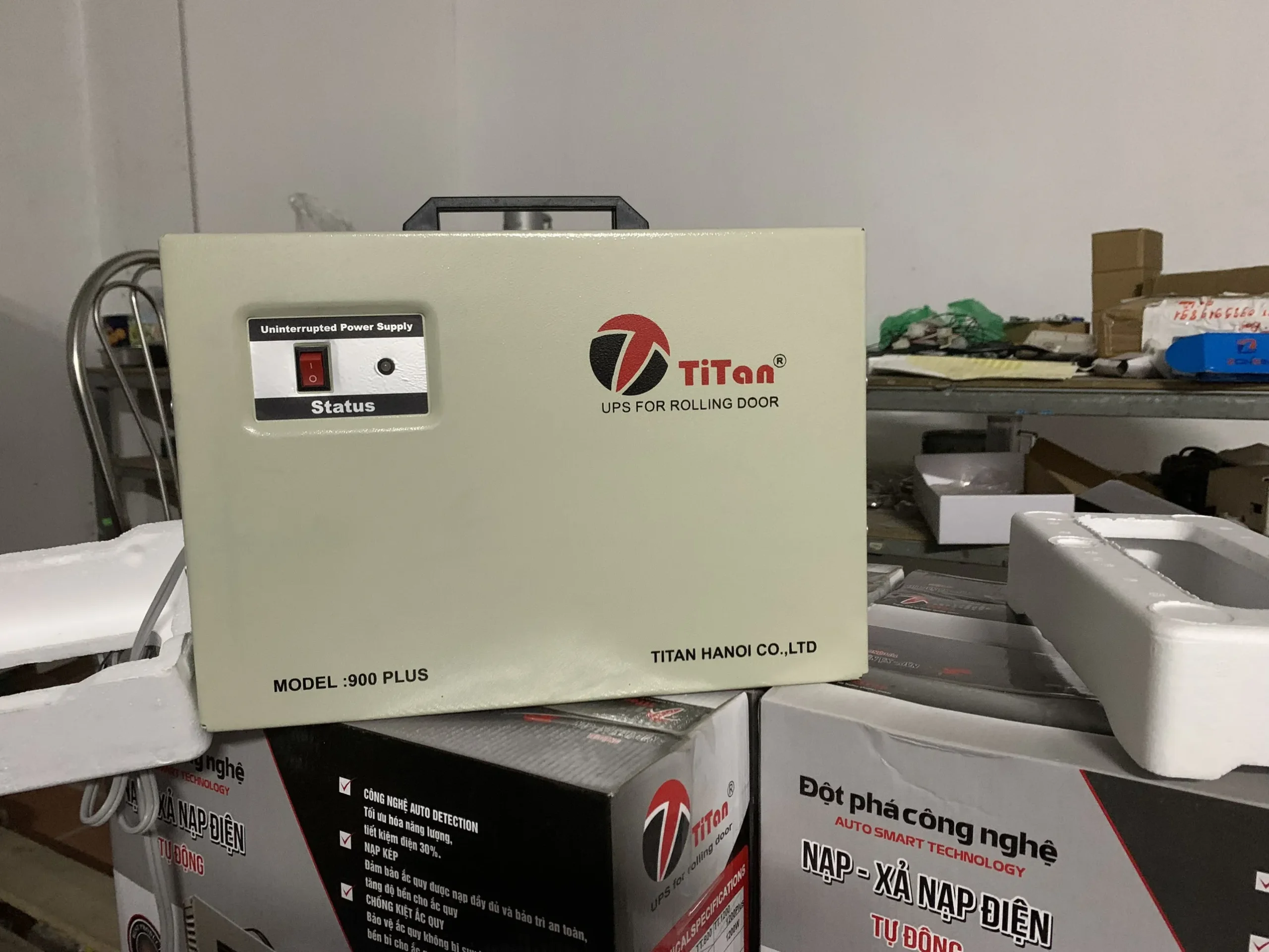 Lưu điện cửa cuốn Titan