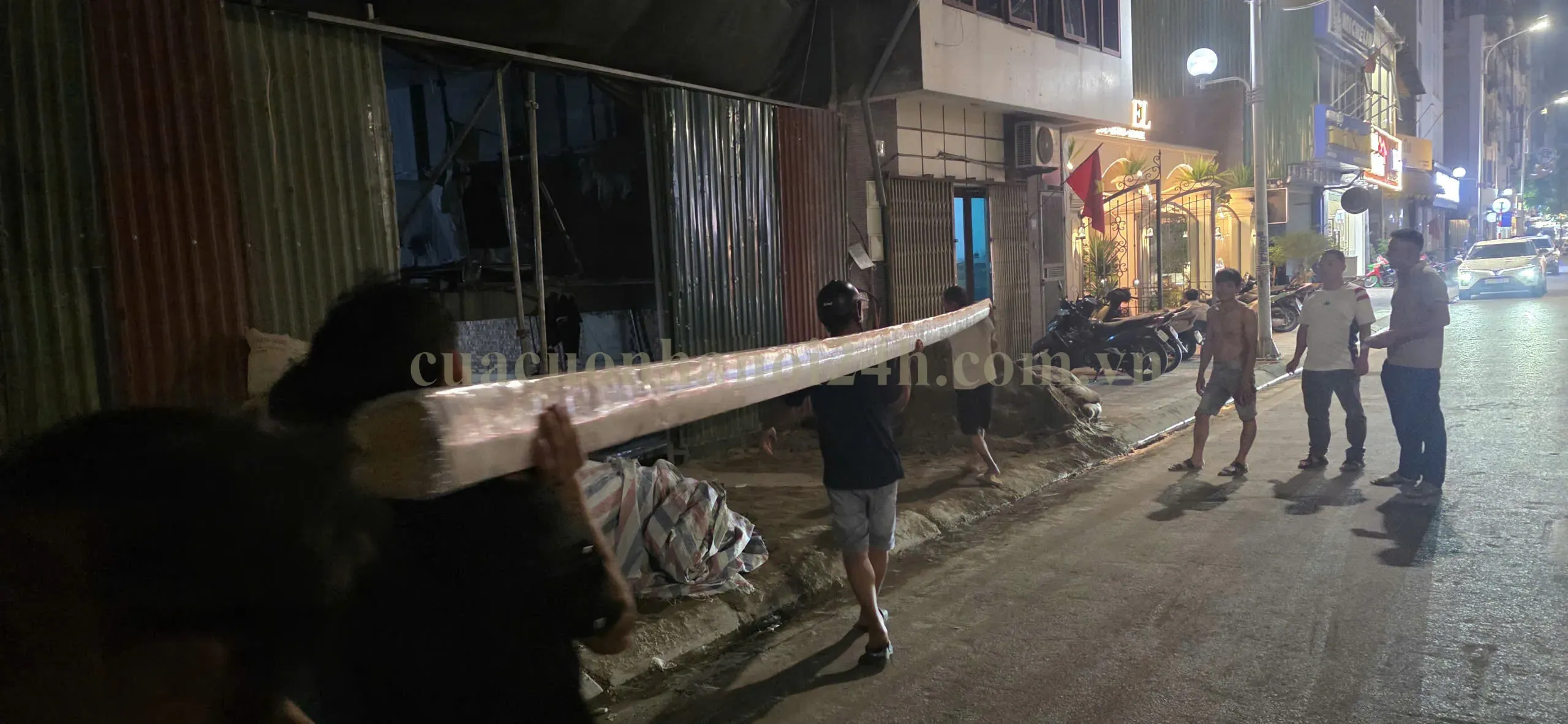 Dịch Vụ Lắp Đặt Cửa Cuốn Tại Hoàn Kiếm