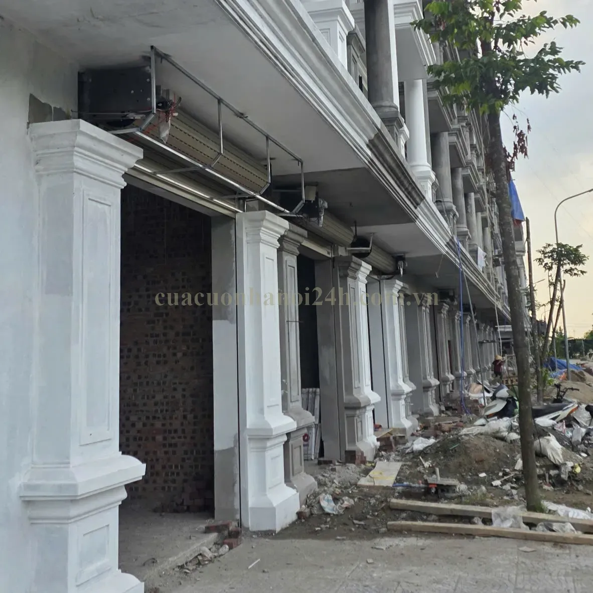 Lắp đặt cửa cuốn cho căn liền kề tại Hà Nội